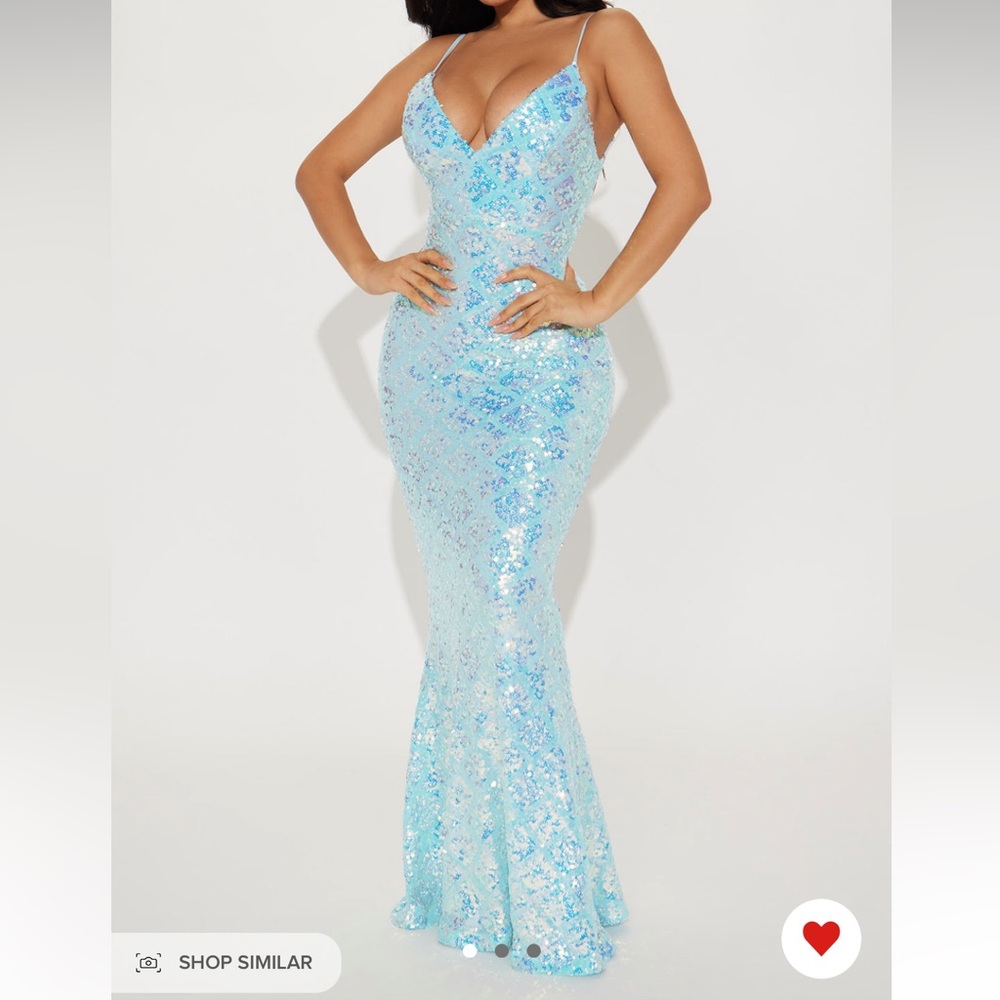 NWT STUNNING LIGHT BLUE GOWN 🩵💎